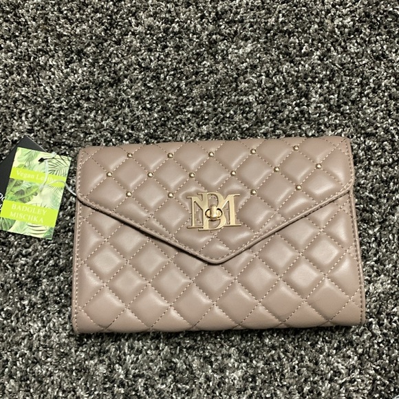 Badgley Mischka Quilted Crossbody Bag - Picture 8 of 12